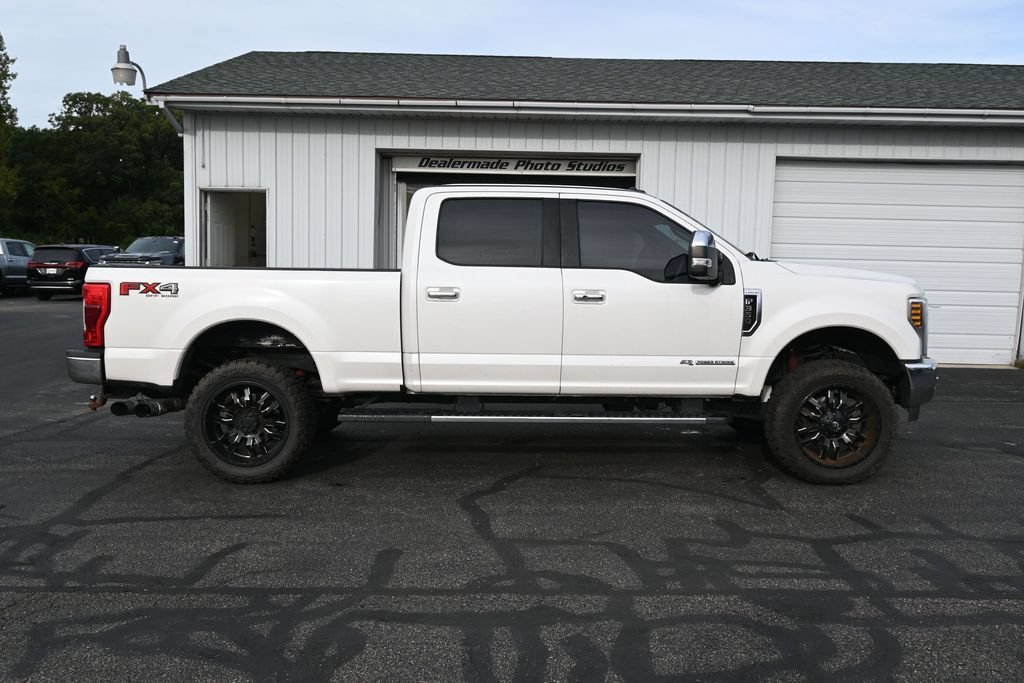 Used 2018 Ford F350 Lariat w/ Lariat Ultimate Package AWD/4WD image 3