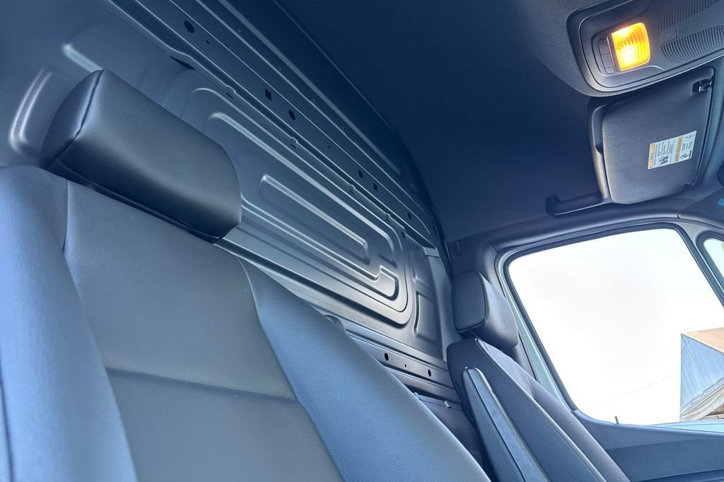 Used 2024 Mercedes-Benz Sprinter 2500 image 14