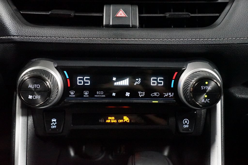 Certified 2025 Toyota RAV4 XLE FWD image 20