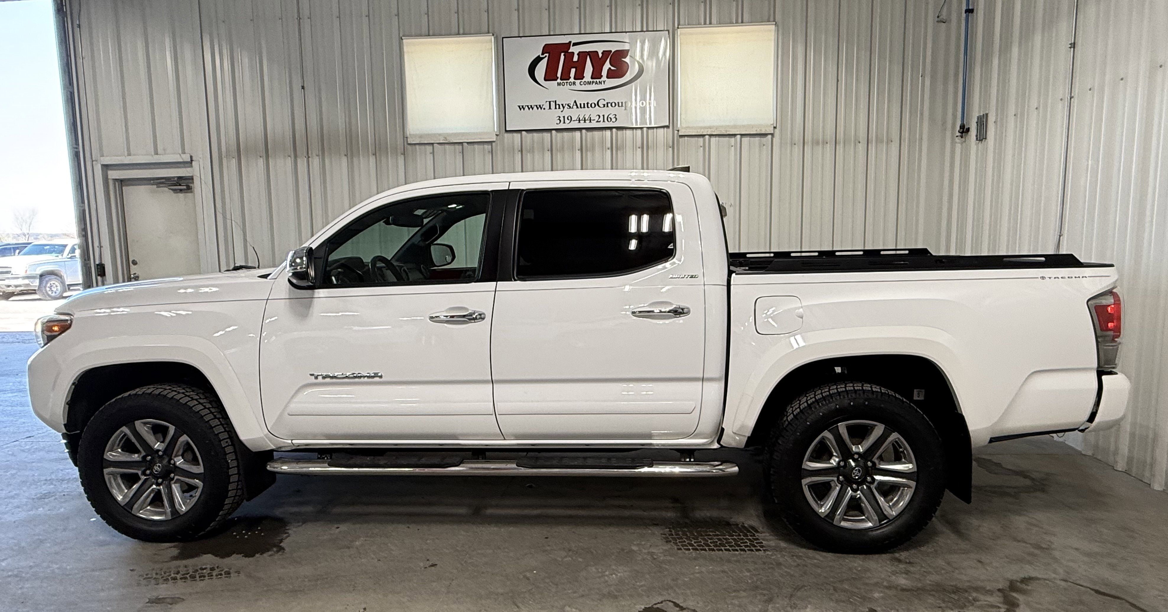 Used 2018 Toyota Tacoma Limited image 12