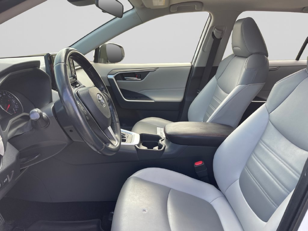 Used 2019 Toyota RAV4 XLE Premium w/ Cold Weather Package AWD/4WD image 21