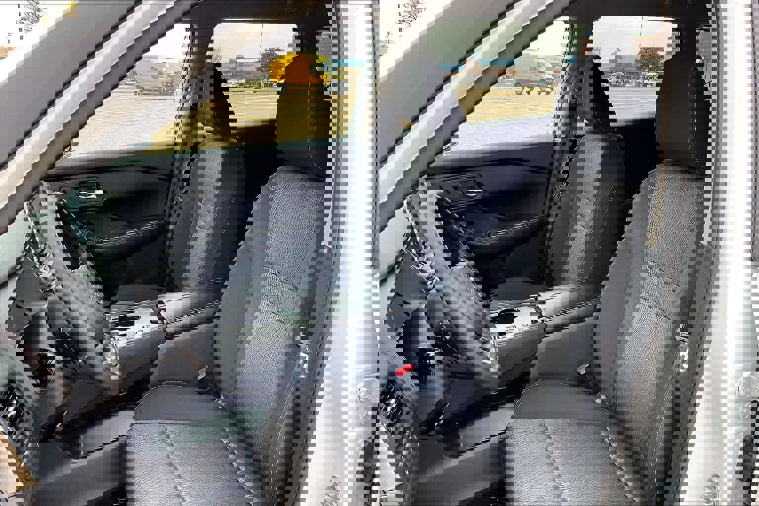 Used 2024 Nissan Rogue SV image 11