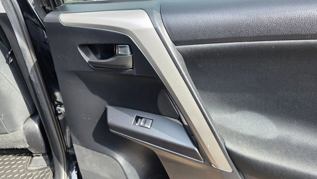 Used 2017 Toyota RAV4 LE w/ All Weather Liner Package image 29