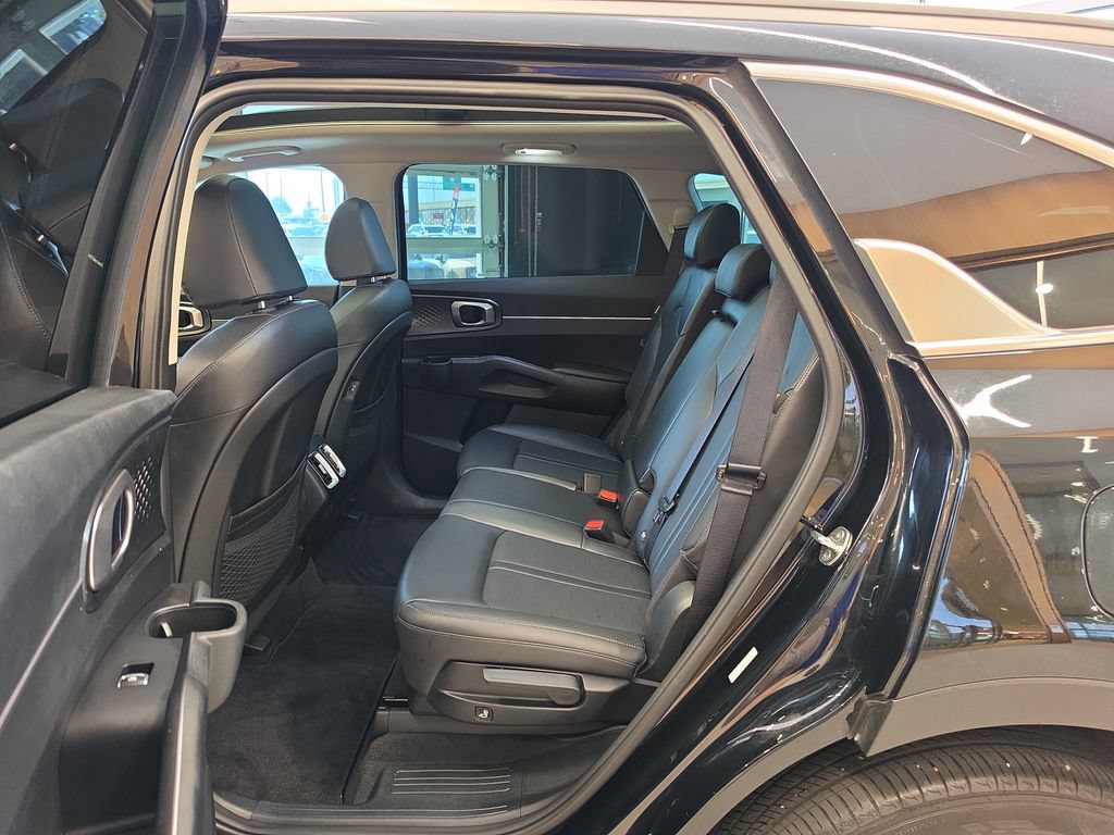 Certified 2024 Kia Sorento S w/ Panoramic Sunroof Package FWD image 36