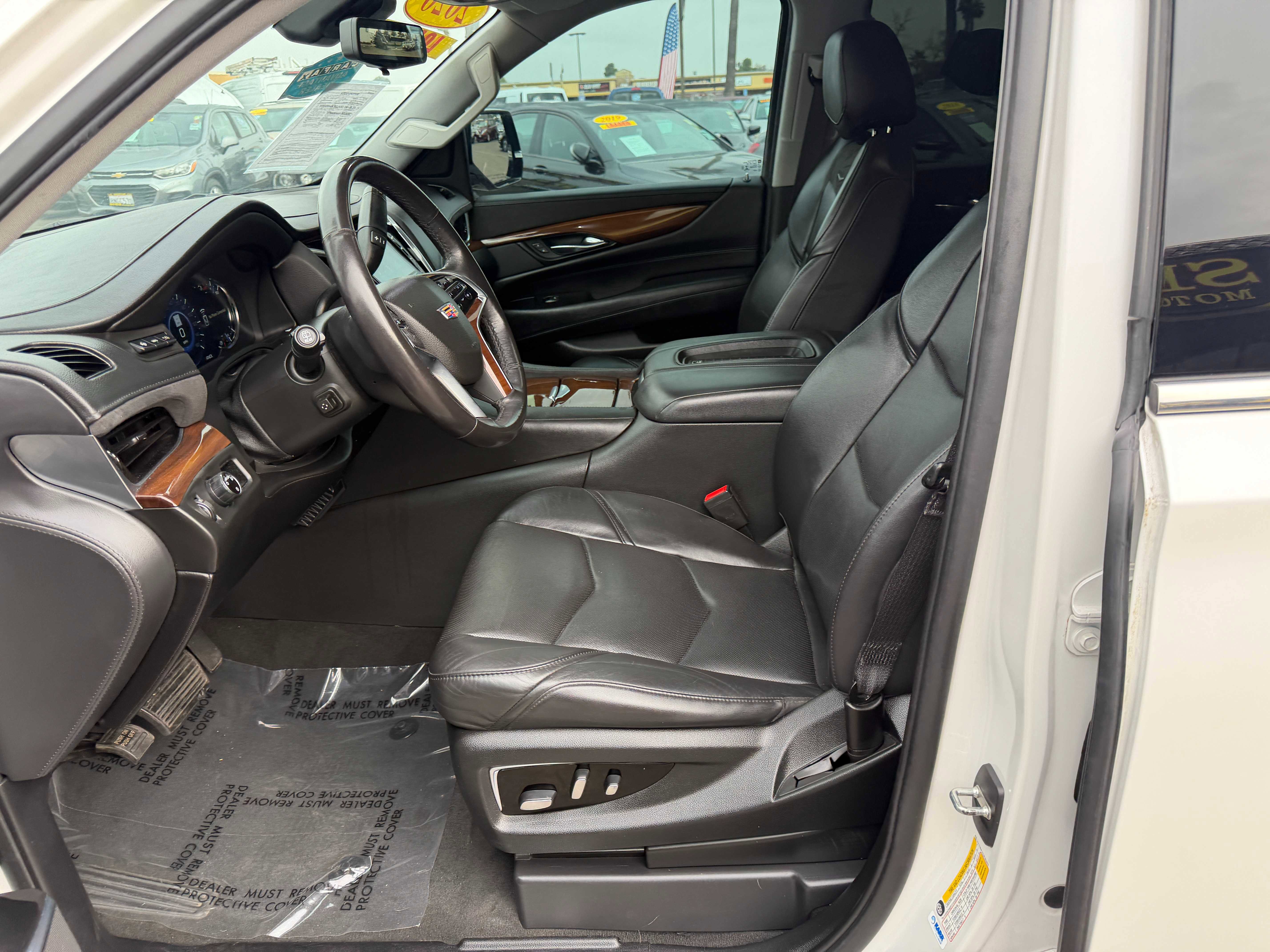 Used 2020 Cadillac Escalade Luxury image 24