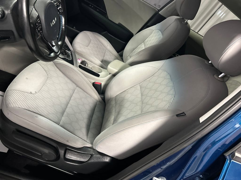 Used 2022 Kia Niro LXS image 10