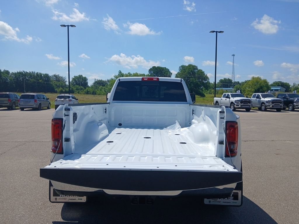 New 2026 RAM 3500 Tradesman AWD/4WD image 11