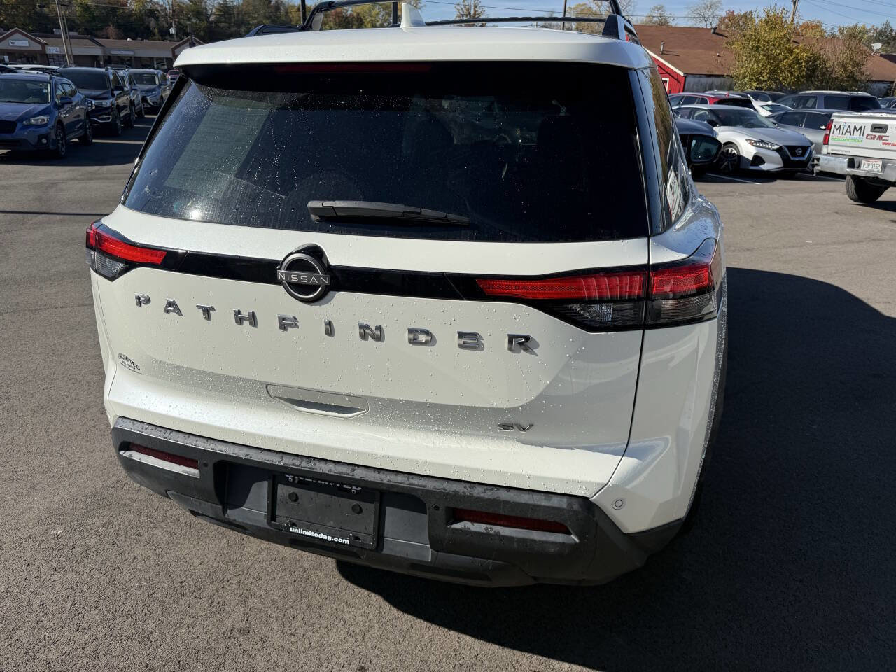 Used 2022 Nissan Pathfinder SV image 9