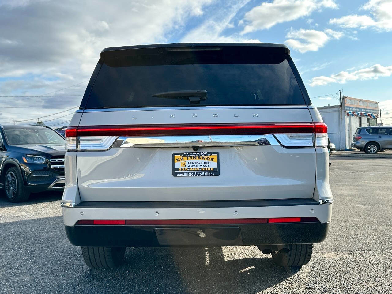 Used 2023 Lincoln Navigator Reserve image 6