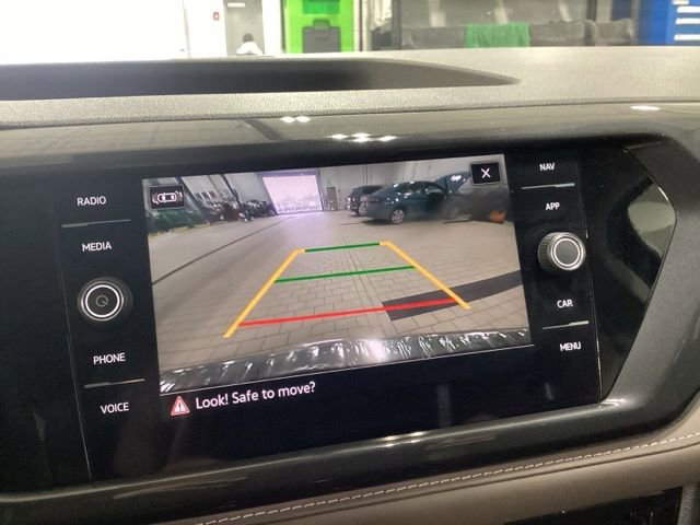 Certified 2023 Volkswagen Taos SEL image 13