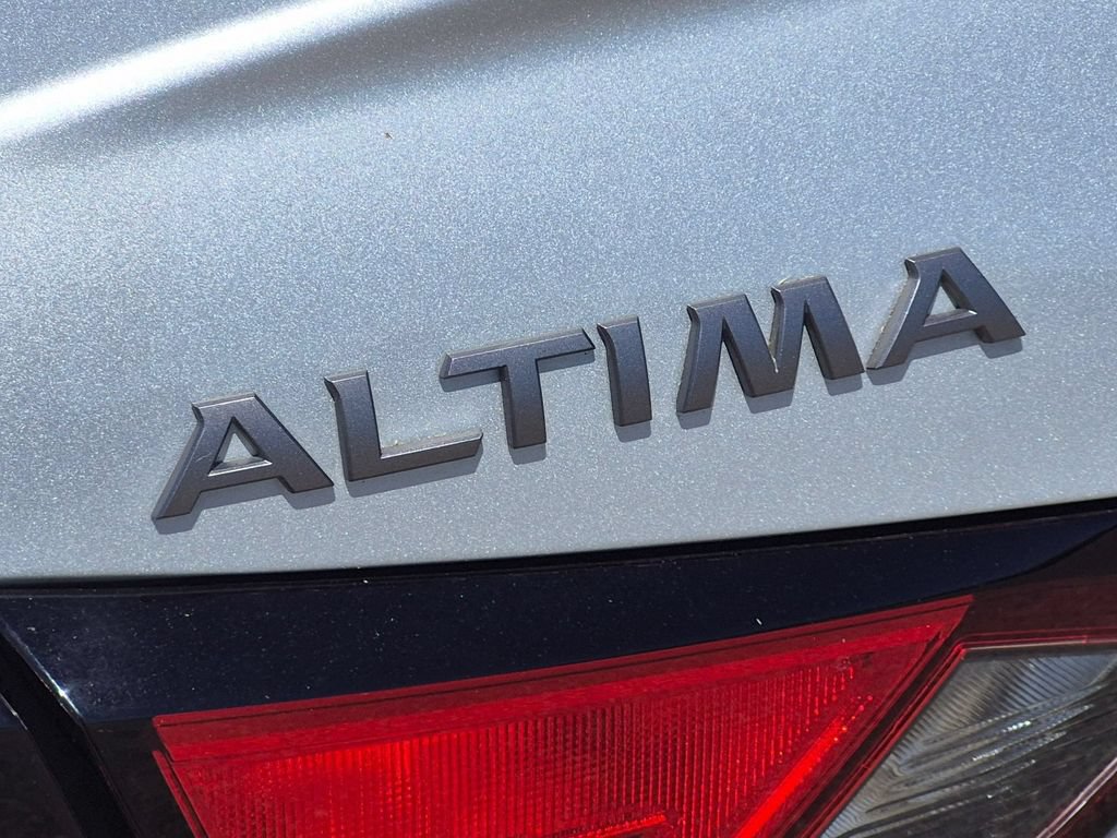 Used 2025 Nissan Altima 2.5 SV FWD image 10