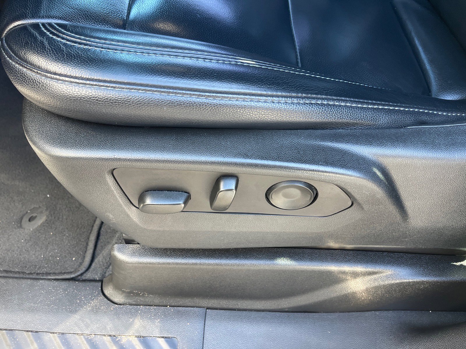 Used 2023 Chevrolet Tahoe LS image 9