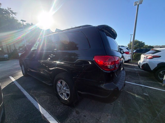 Used 2015 Toyota Sequoia SR5 RWD image 2