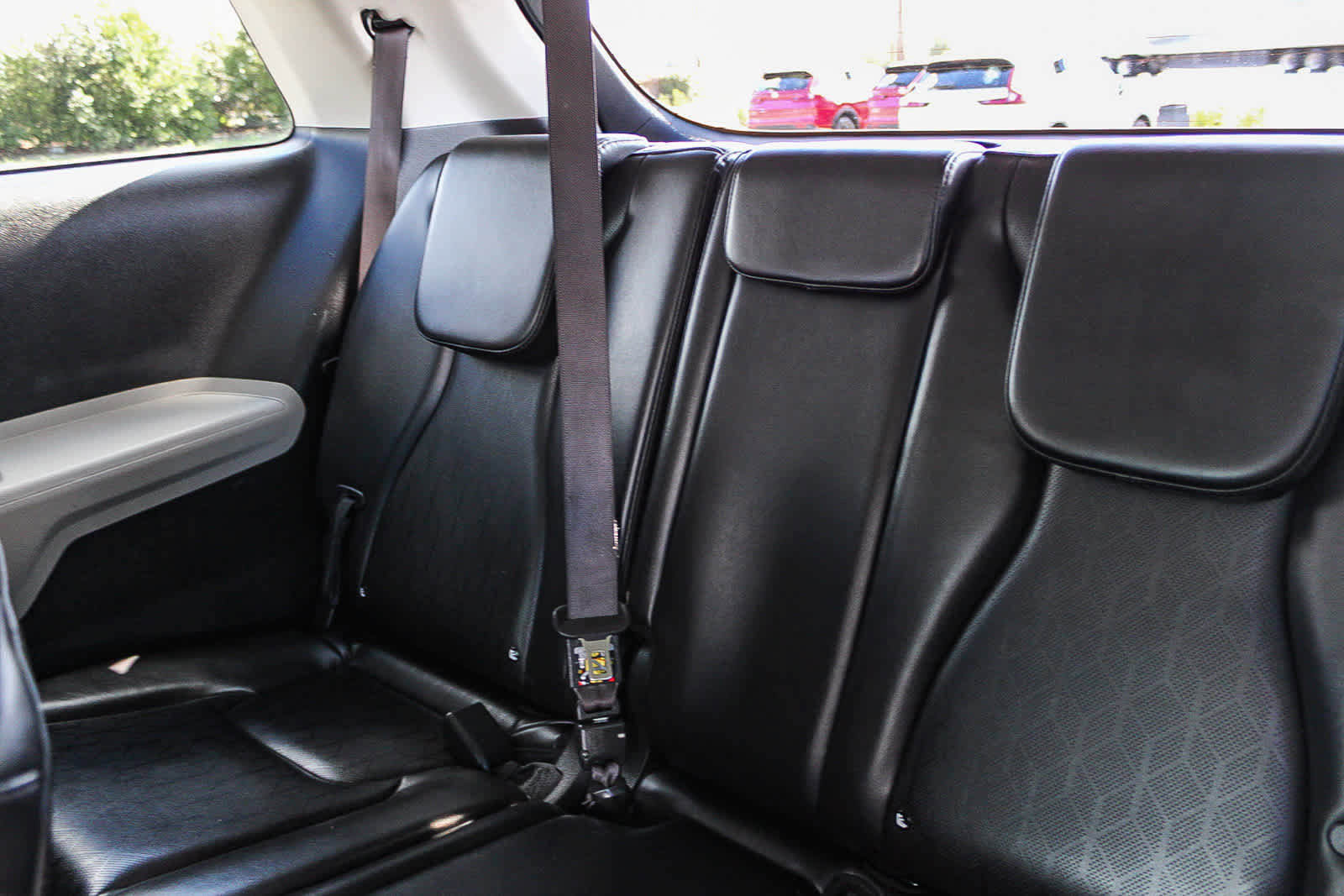 Used 2024 Kia Carnival LX image 19