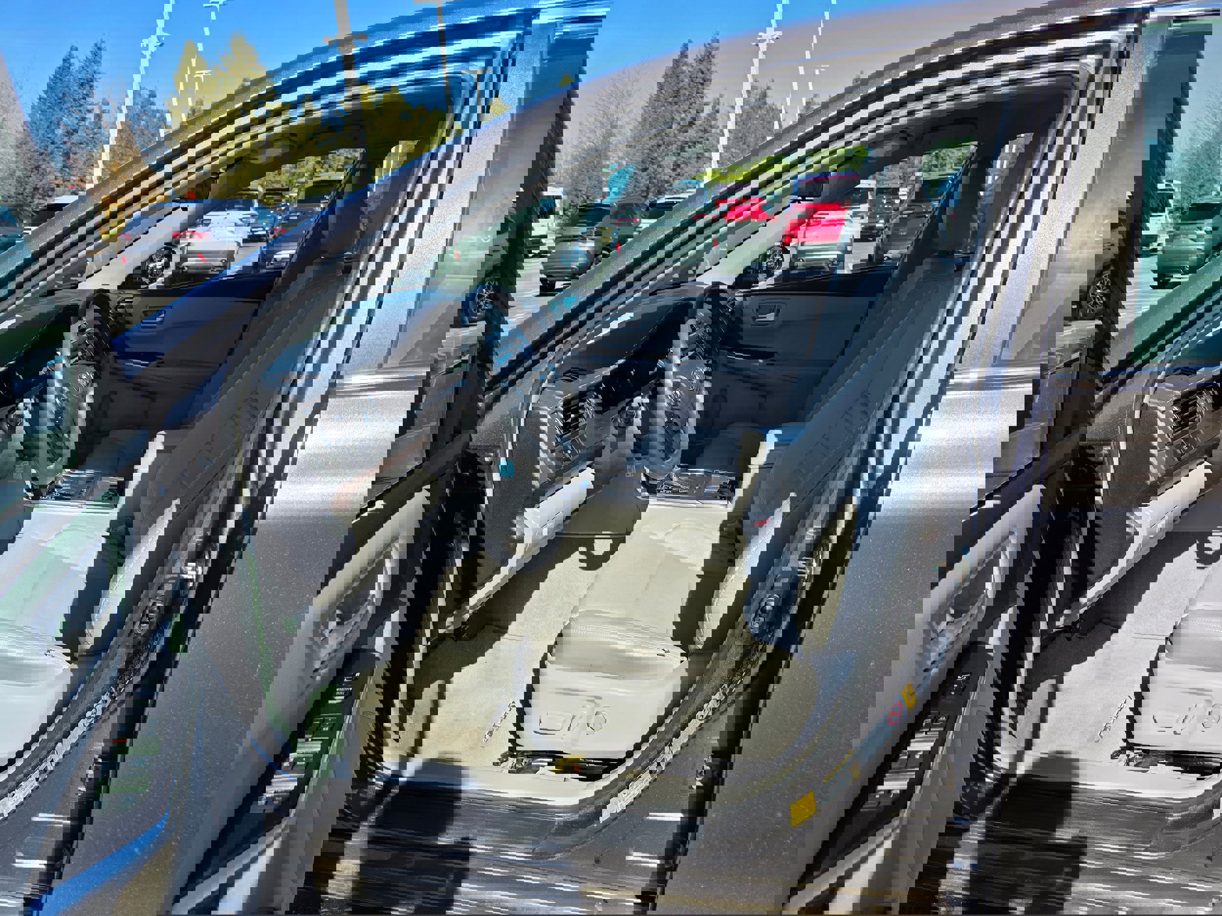 Used 2016 Toyota Camry LE image 19