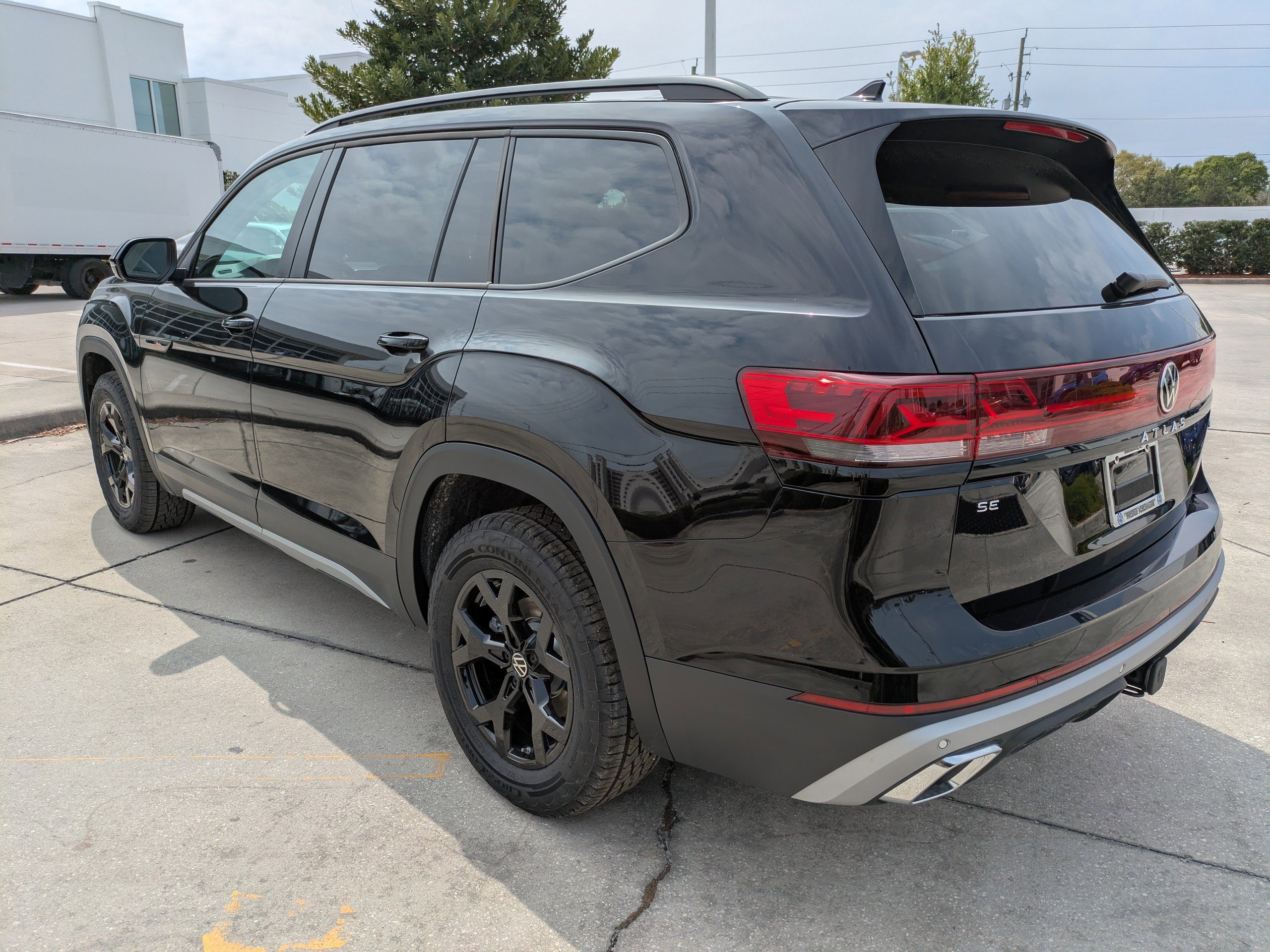 New 2026 Volkswagen Atlas Peak Edition image 6