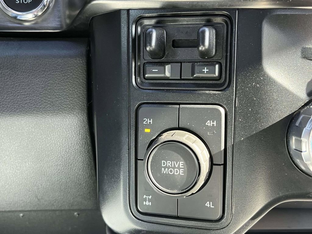 Used 2024 Ford F250 Lariat w/ Sport Appearance Package image 29