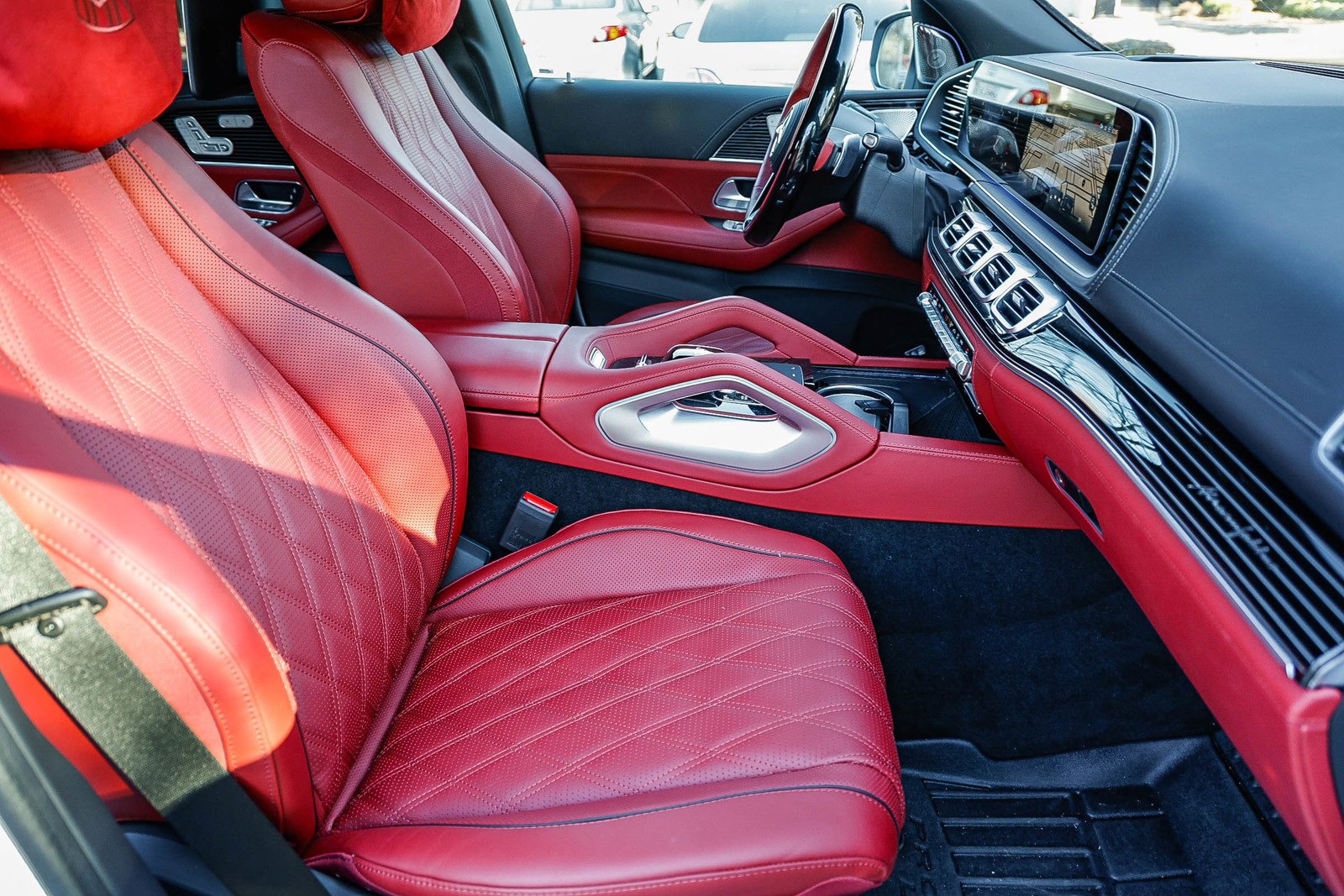 Used 2025 Mercedes-Benz Maybach GLS 600 4MATIC image 17