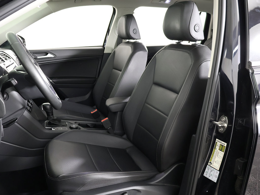 Used 2020 Volkswagen Tiguan SE w/ Panoramic Sunroof Package AWD/4WD image 30