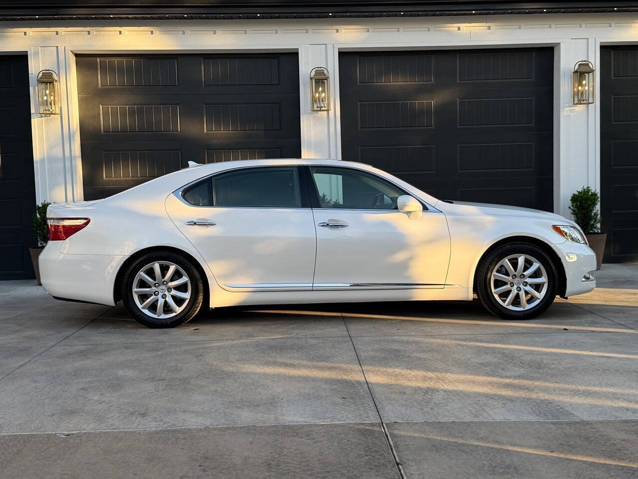 Used 2007 Lexus LS 460 L RWD image 18