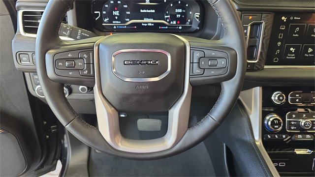 Used 2024 GMC Yukon XL Denali image 30