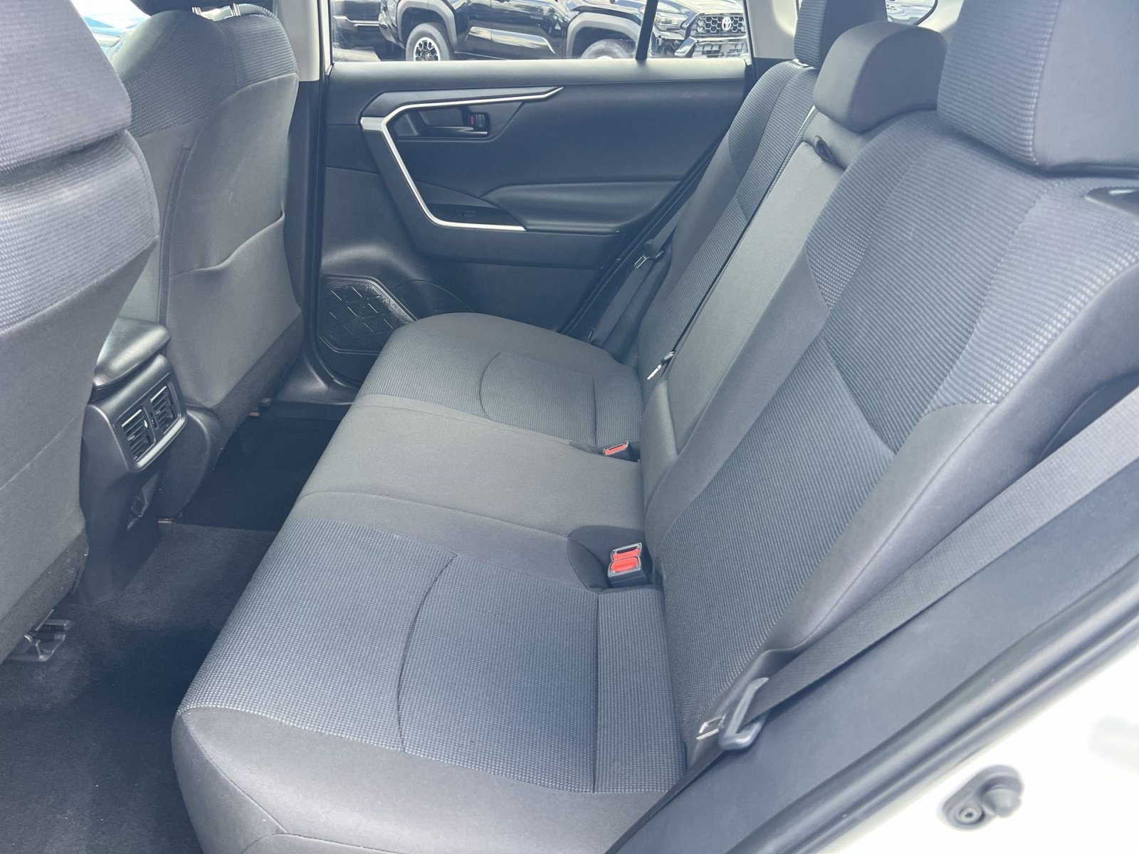 Used 2025 Toyota RAV4 LE AWD/4WD image 25