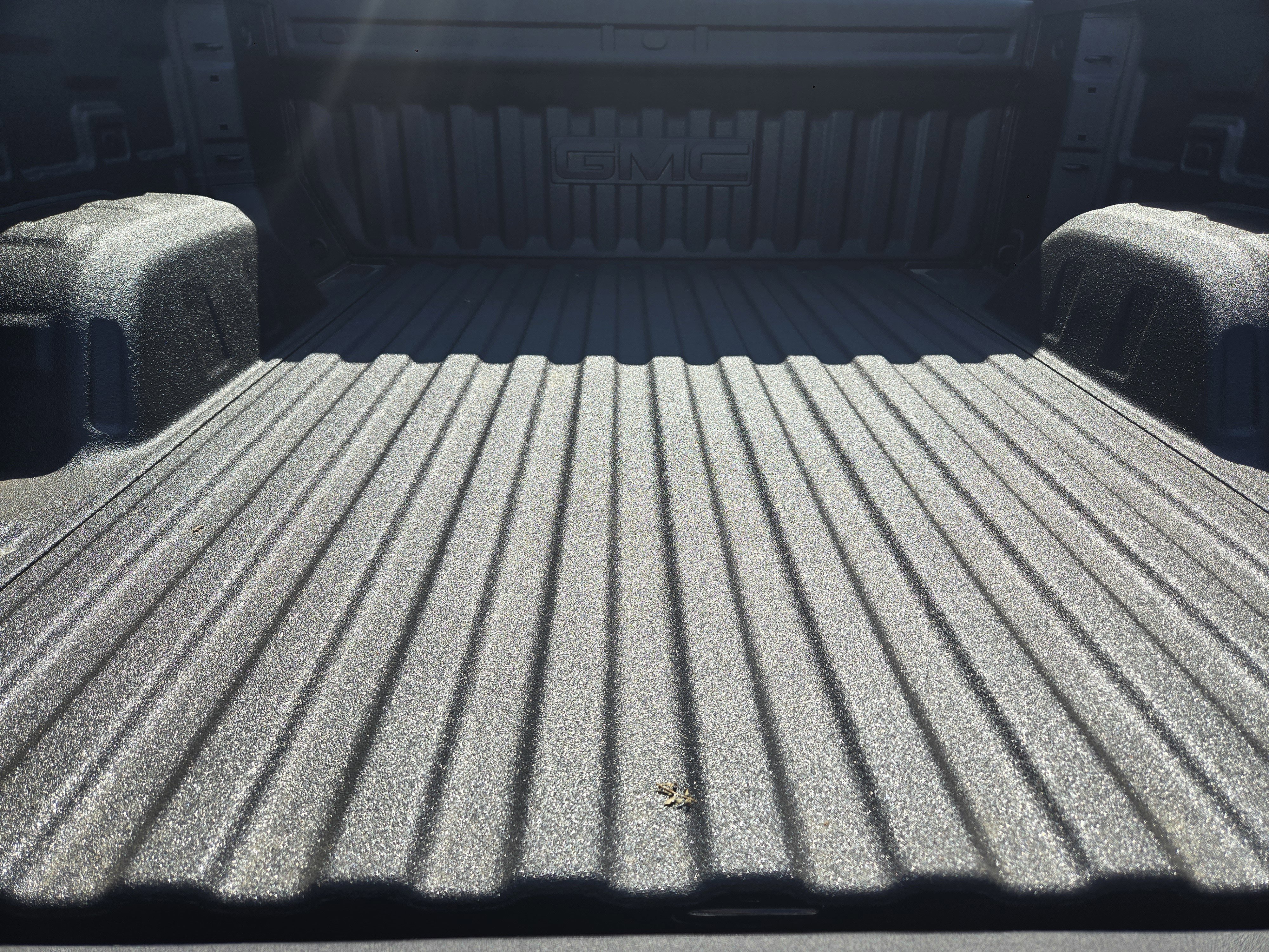 New 2026 GMC Sierra 1500 SLT image 23