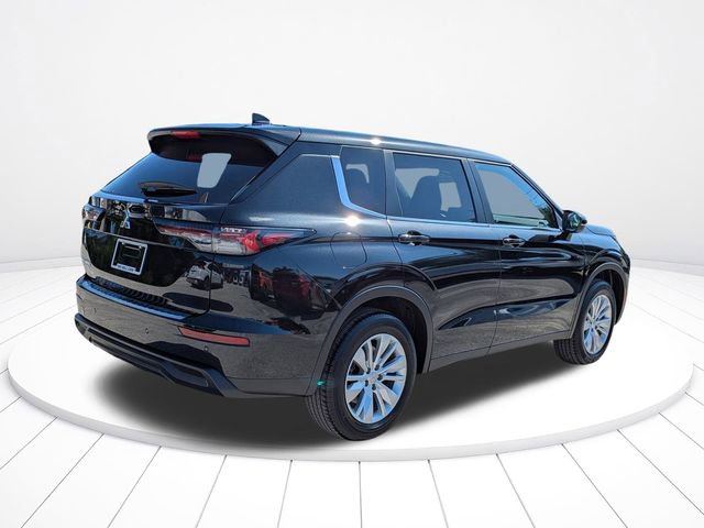 New 2025 Mitsubishi Outlander ES image 4