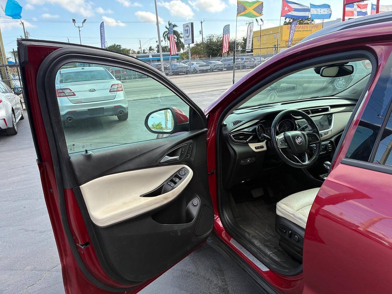 Used 2021 Buick Encore GX Essence w/ Advanced Technology Package FWD image 5