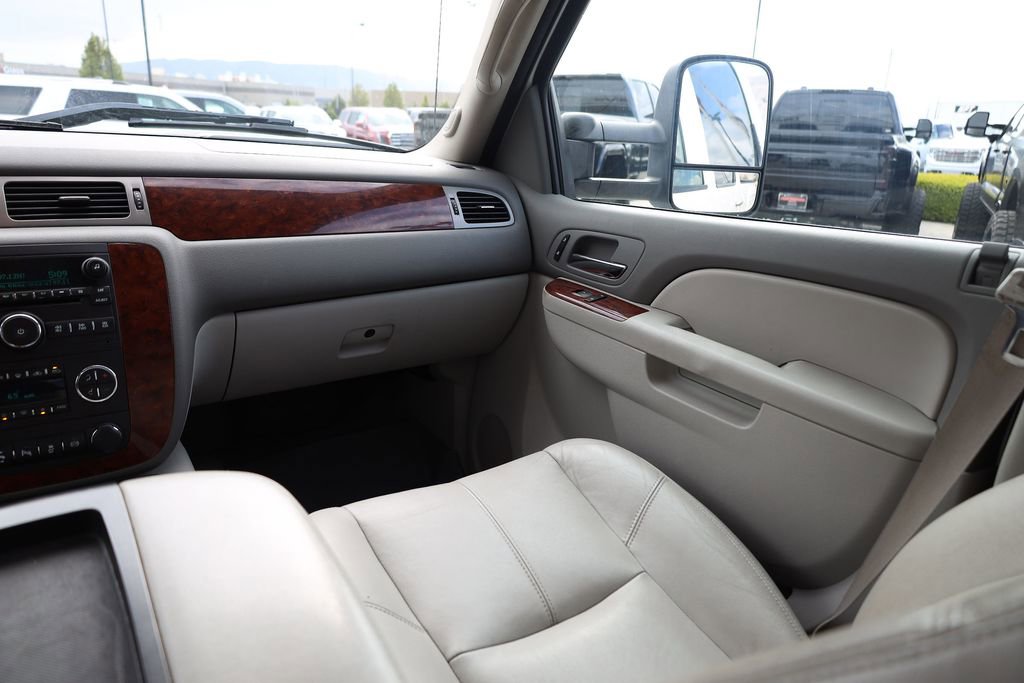 Used 2014 Chevrolet Silverado 3500 LTZ w/ LTZ Plus Package AWD/4WD image 21