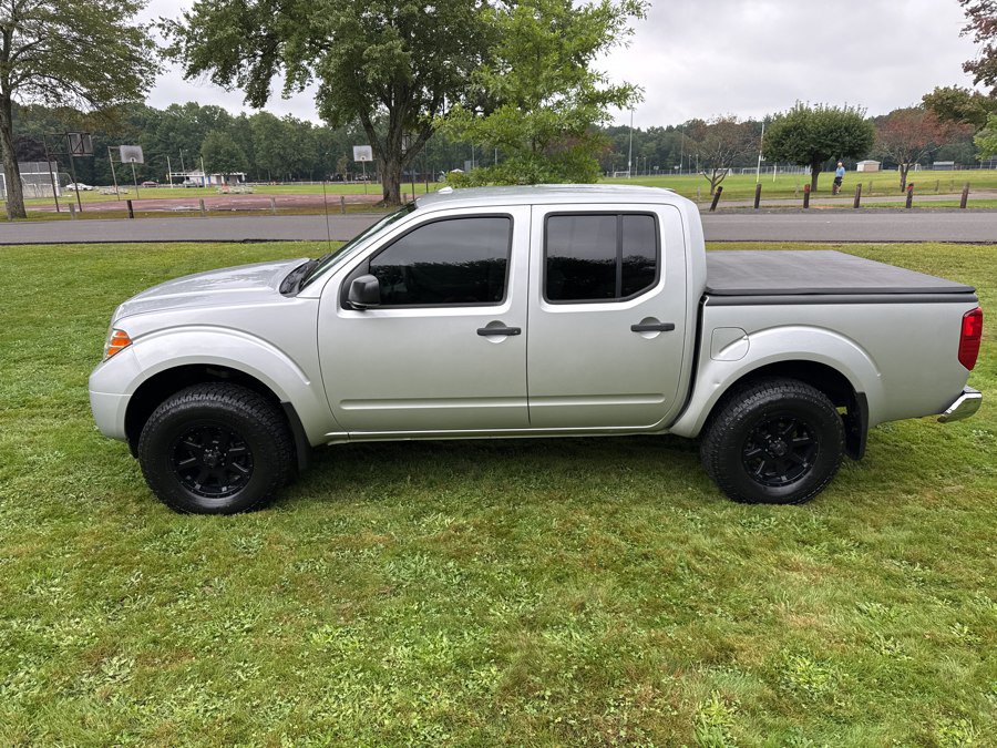 Used 2012 Nissan Frontier SV w/ SV Premium Utility Pkg AWD/4WD image 28