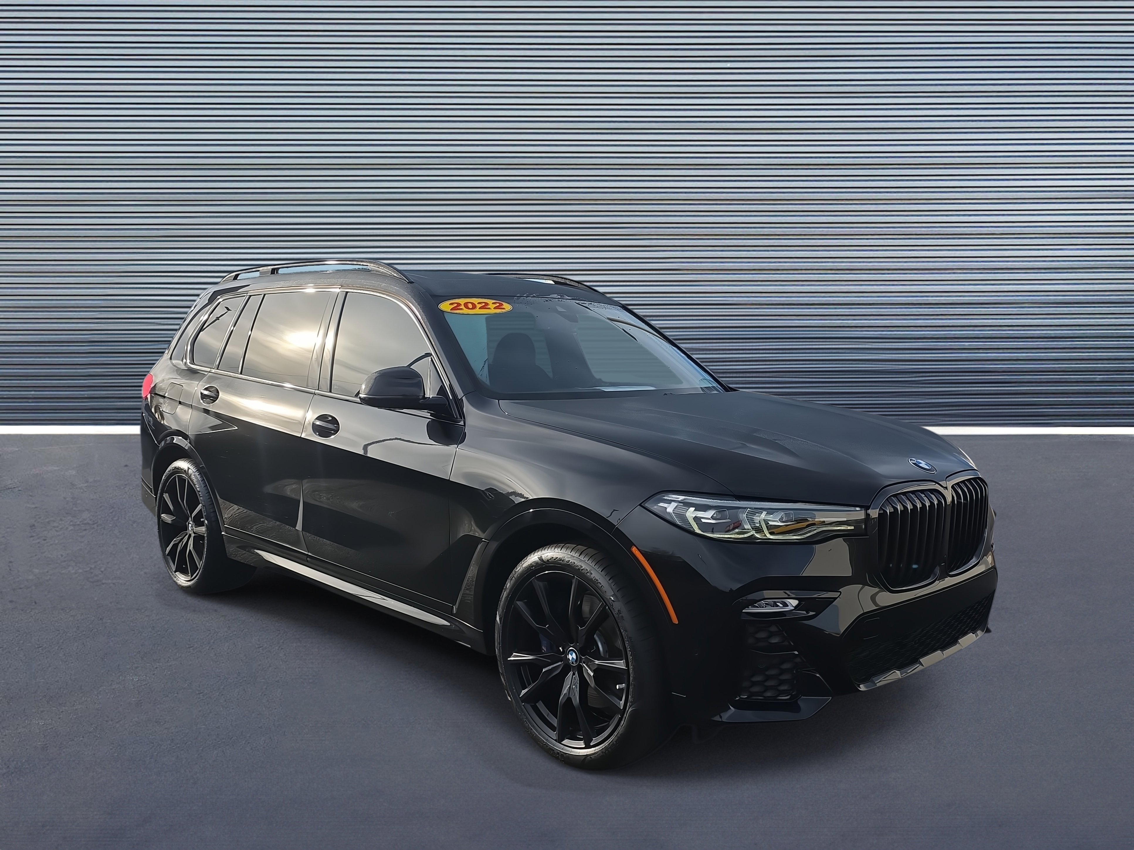 Used 2022 BMW X7 xDrive40i w/ M Sport Package video 2