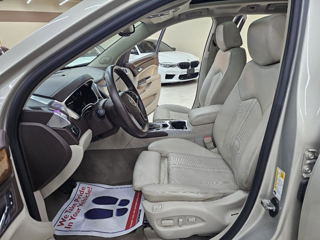 Used 2015 Cadillac SRX Luxury w/ Driver Awareness Package image 17