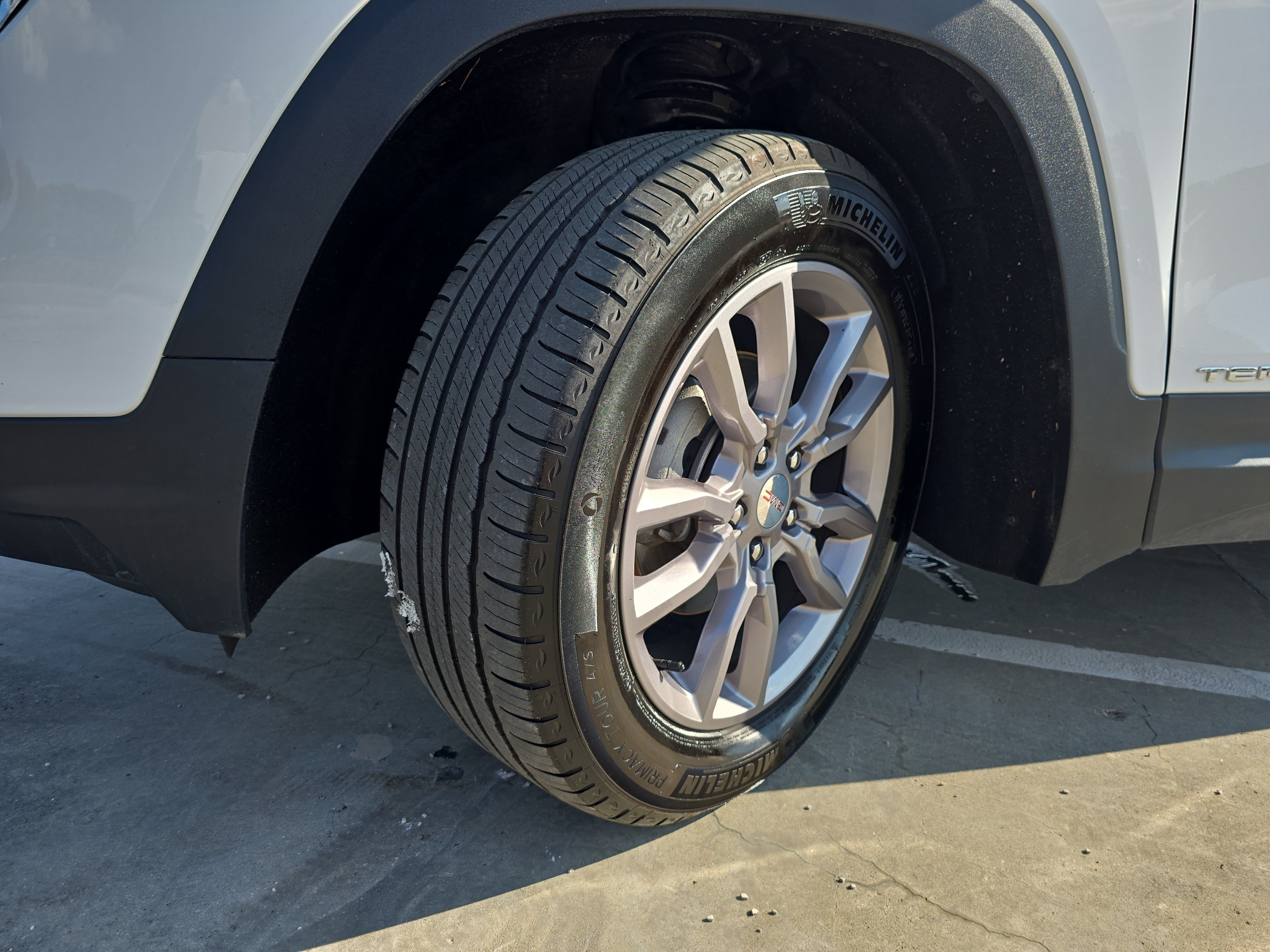 Used 2024 GMC Terrain SLT AWD/4WD image 32