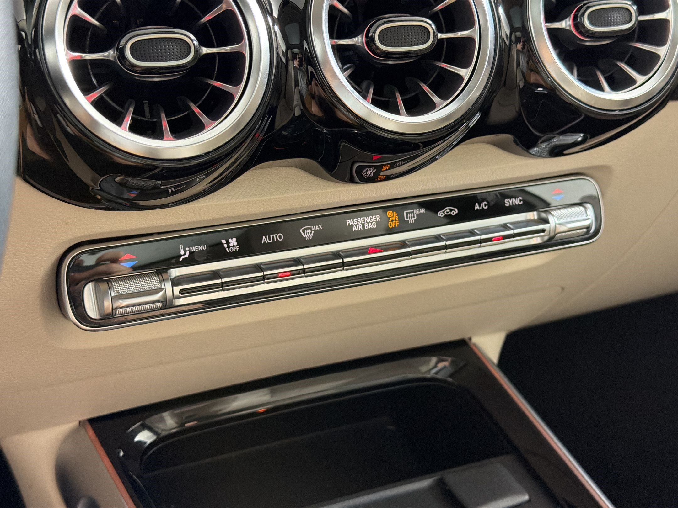 Used 2022 Mercedes-Benz GLB 250 4MATIC image 18
