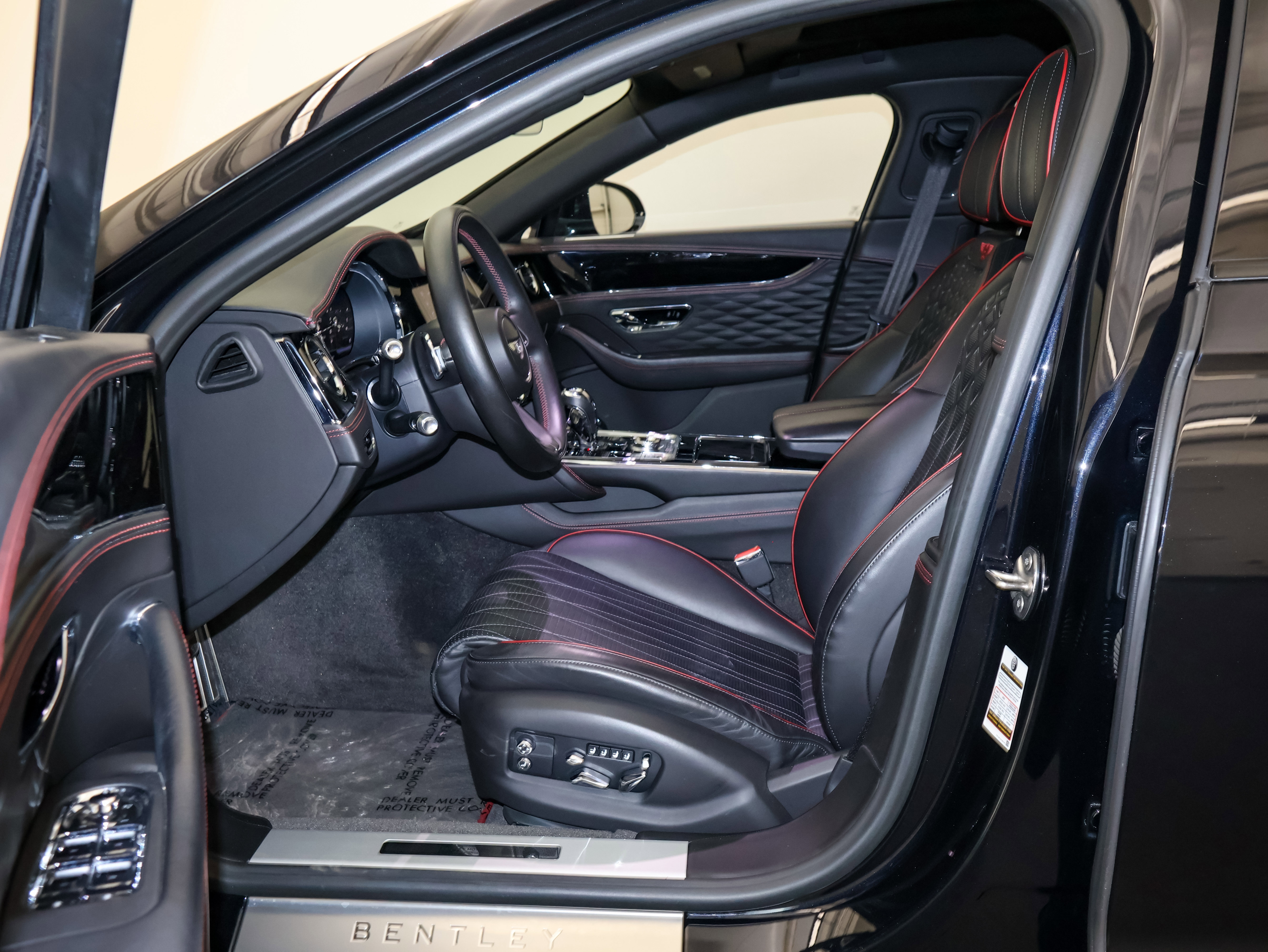 Used 2022 Bentley Flying Spur V8 image 17