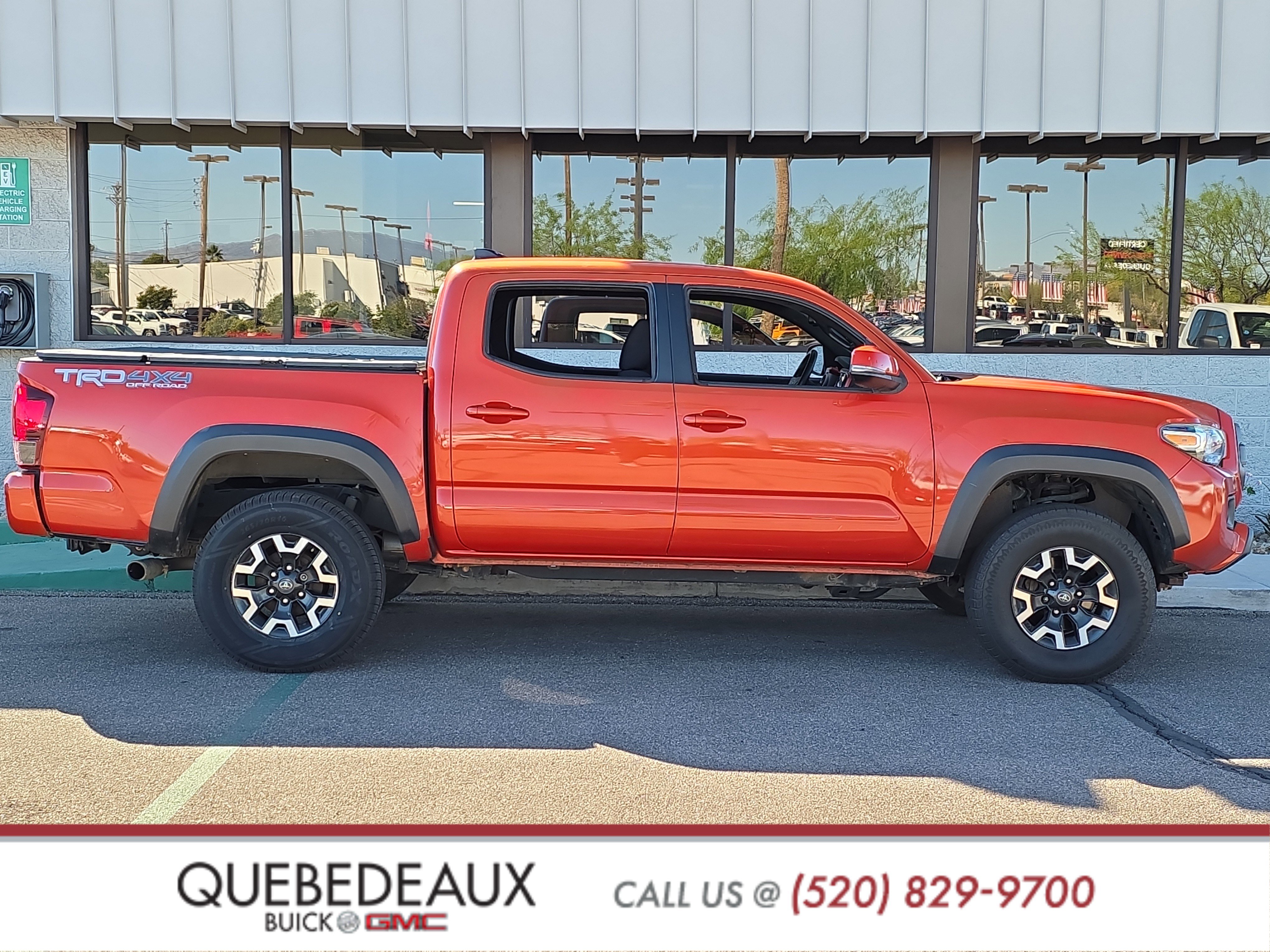 Used 2018 Toyota Tacoma TRD Off-Road w/ Technology Package image 10