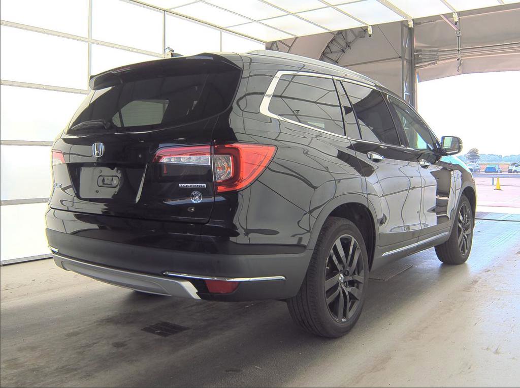 Used 2021 Honda Pilot Touring image 2