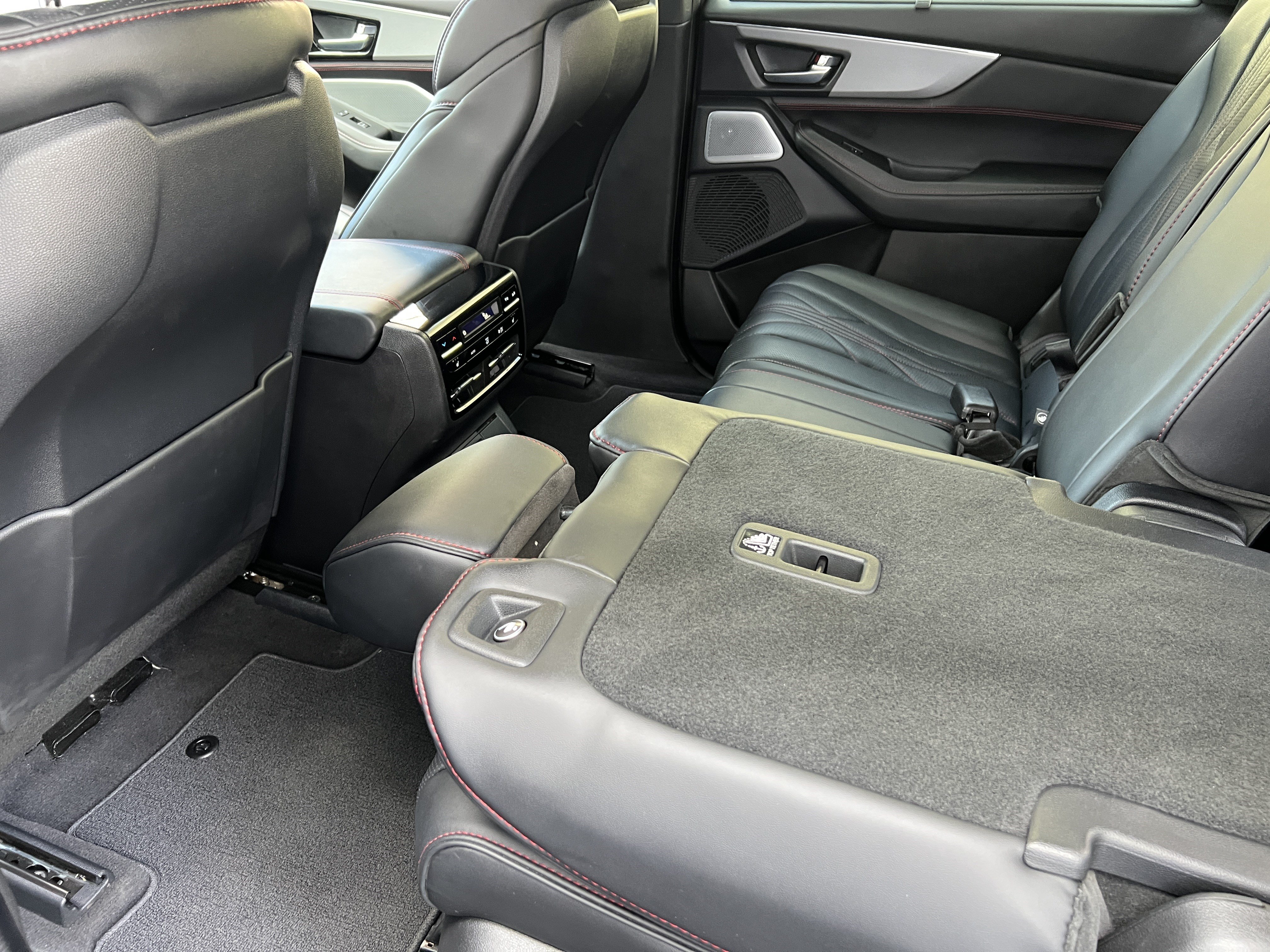 Used 2025 Acura MDX A-Spec w/ Advance Package AWD/4WD image 16