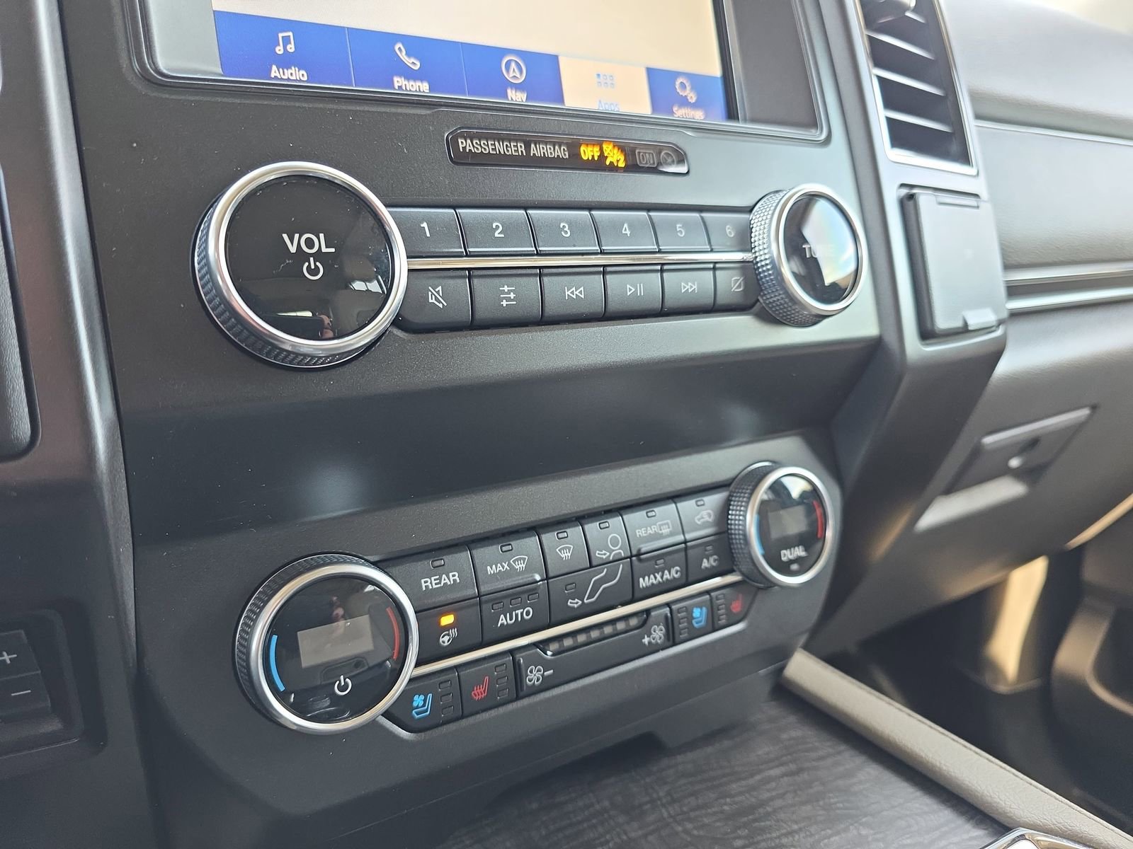 Used 2021 Ford Expedition Limited image 24