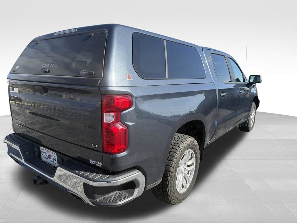 Used 2022 Chevrolet Silverado 1500 LT AWD/4WD image 31