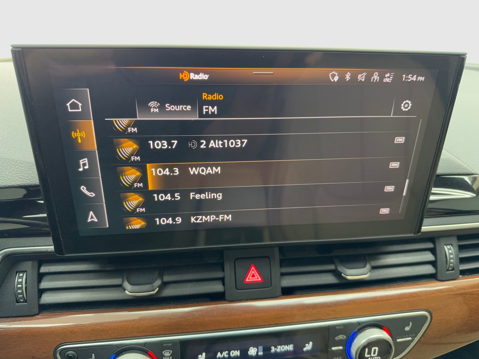 Used 2020 Audi A4 2.0T Premium w/ Convenience Package image 28