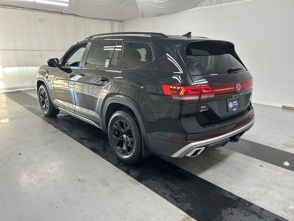 Certified 2024 Volkswagen Atlas Peak Edition SEL AWD/4WD image 7