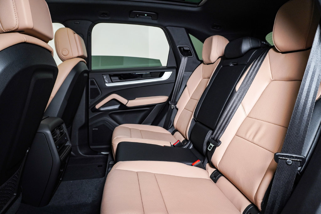 New 2026 Porsche Cayenne AWD/4WD image 17