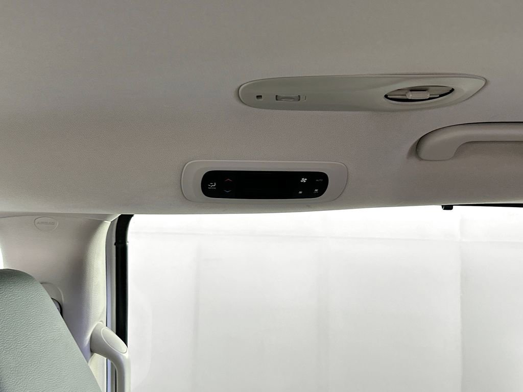 Certified 2019 Chrysler Pacifica Touring-L image 31