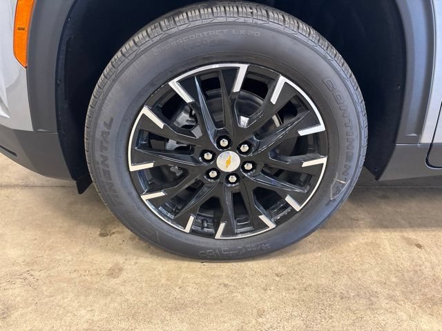 New 2026 Chevrolet Traverse LT w/ Sun and Wheel Package AWD/4WD image 12