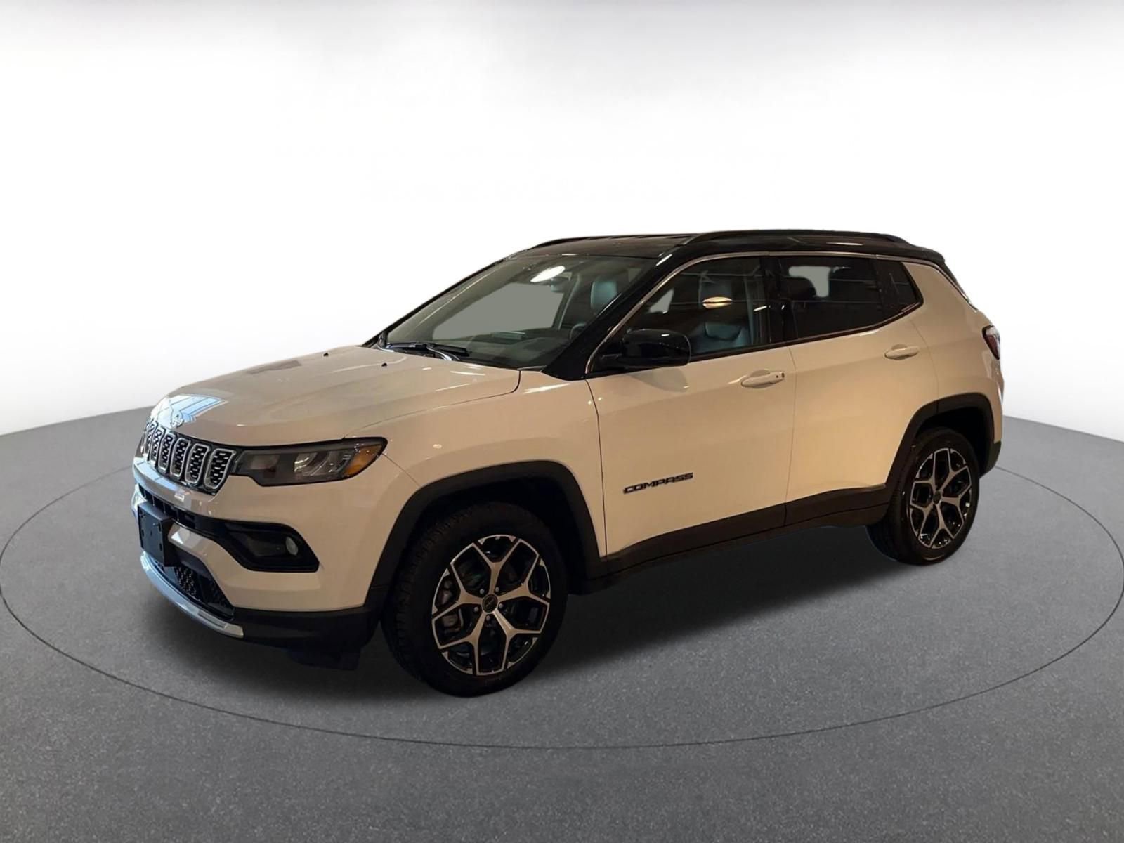 Used 2025 Jeep Compass Limited image 8