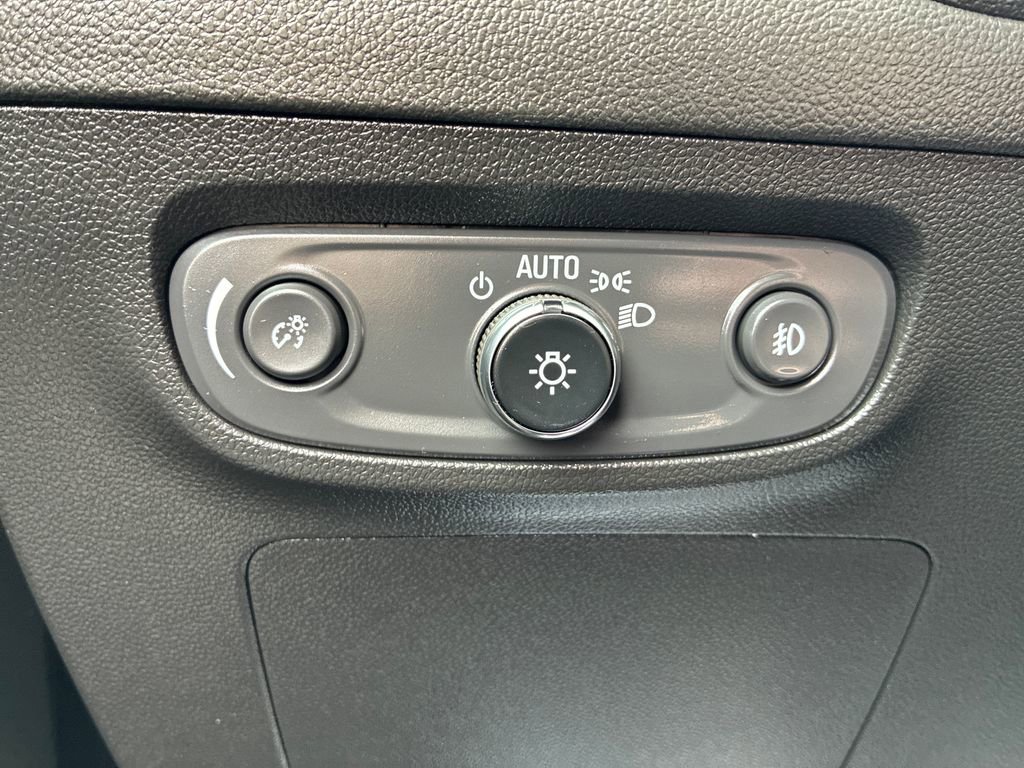 Used 2021 Buick Encore GX Essence w/ Advanced Technology Package image 33