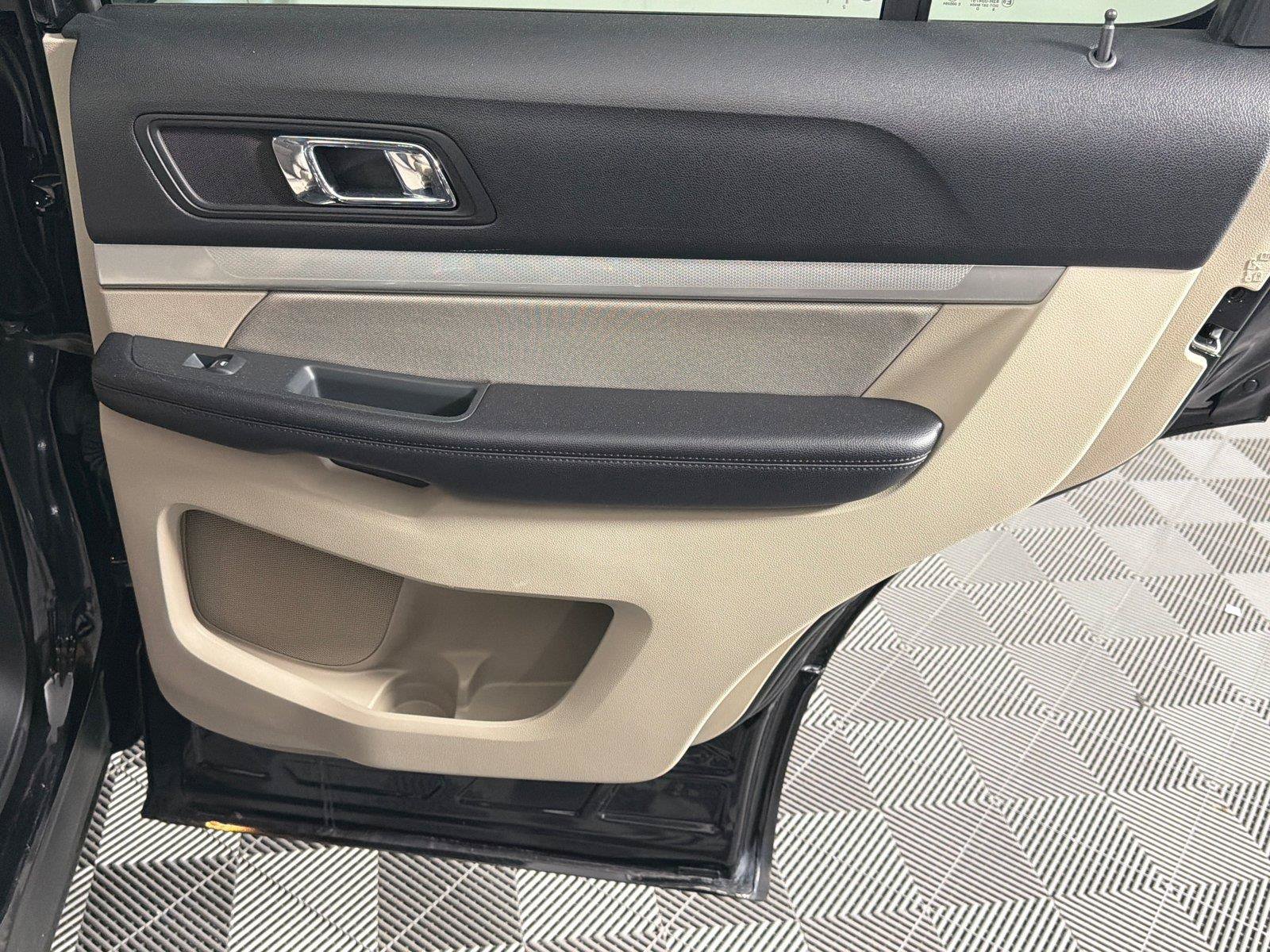 Used 2018 Ford Explorer FWD image 16