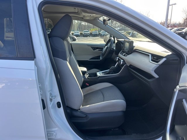 Used 2020 Toyota RAV4 XLE image 15